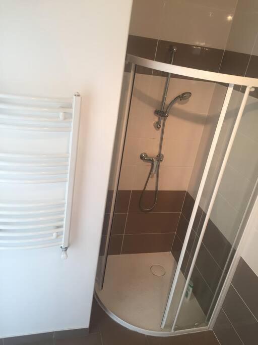 Meuble. Proche Et Centre Apartment *